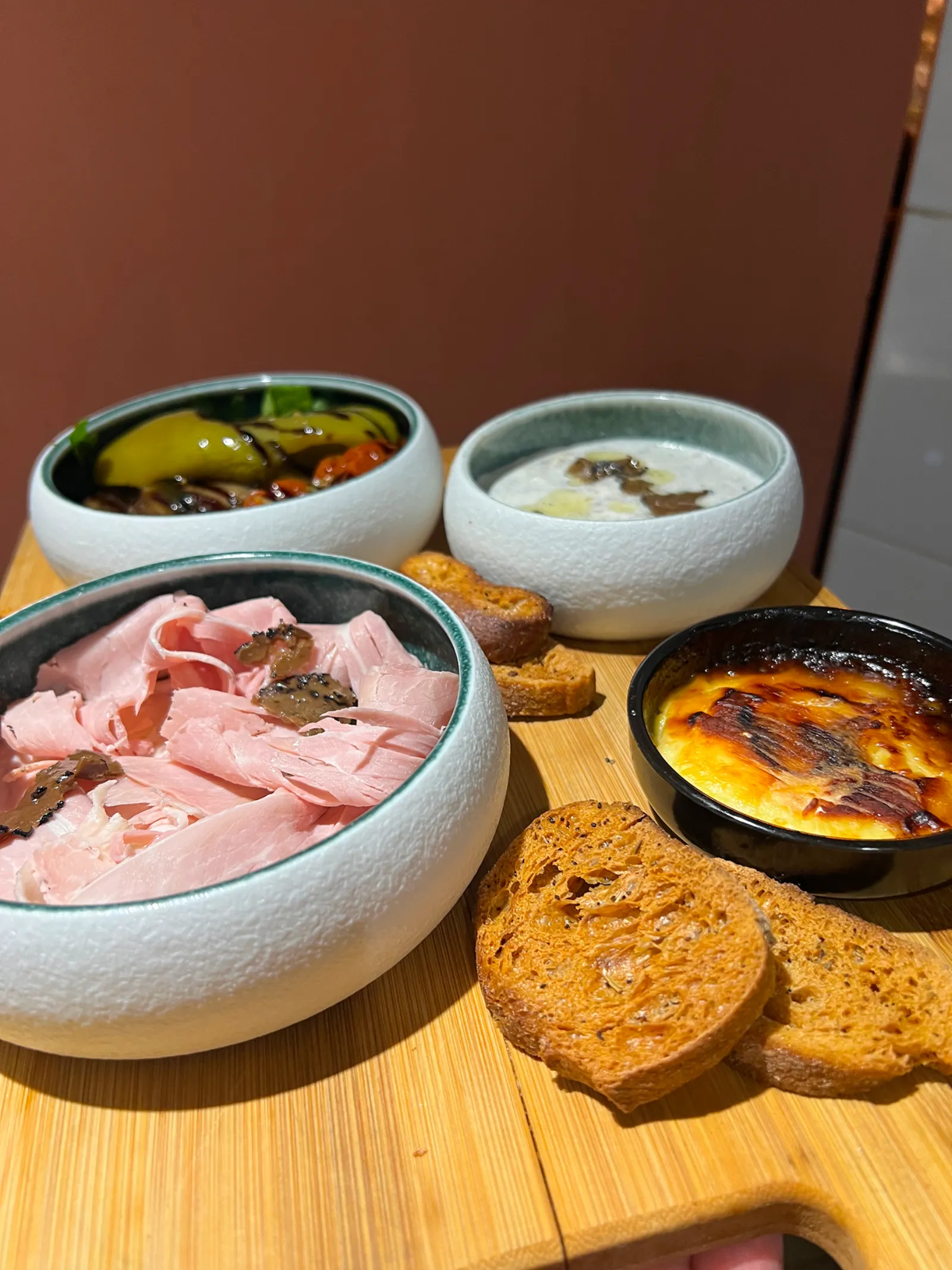 Assortiment d'antipasti — Sélection de charcuteries italiennes — restaurant italien La Mozzarelle Lyon
